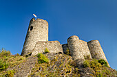  View up to the castle ruins of Winneburg, Cochem, Mosel, Rhineland-Palatinate, Germany 