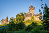 Blick auf die Reichsburg, Cochem, Mosel, Rheinland-Pfalz, Deutschland