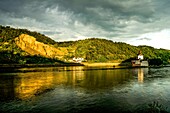 Burg Pfalzgrafenstein in Kaub und das Rheintal im Morgenlicht, Oberes Mittelrheintal, Rheinland-Pfalz, Deutschland