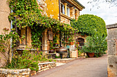 Altstadt von Roussillon, Département Vaucluse, Provence-Alpes-Côte d’Azur, Frankreich