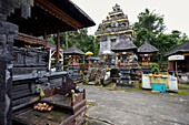  Religiöse Gebäude im Mengening-Tempel (Pura Mengening). Tampaksiring, Bali, Indonesien. 