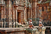  Steinstatuen von Affen im alten Banteay Srei-Tempel. Archäologischer Park Angkor, Provinz Siem Reap, Kambodscha. 