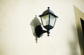  Marradi, Italien, Lampe, grelles Licht, Schatten, Wandlampe 