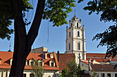  Glockenturm der St.-Johannes-Kirche vom Konstantin-Sirvydas-Platz aus gesehen, Vilnius, Litauen, Europa 