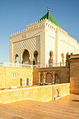 Kulturelle Sehenswürdigkeit, der Hassan-Turm in Rabat, Marokko, in der Abendsonne.