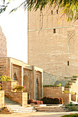 Kulturelle Sehenswürdigkeit, der Hassan-Turm in Rabat, Marokko, in der Abendsonne.