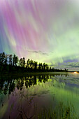 Nordlicht, Aurora borealis, am Nachthimmel, Dalarna, Schweden