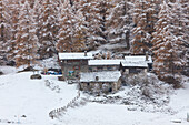 Bergbauernhof, im Schnee, Winter, Nationalpark Gran Paradiso, Italien