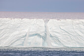 Blick auf den Gletscher Brasvellbreen an der Eiskappe des Austfonna, Svalbard, Norwegen