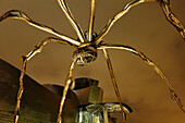 "Maman" sculpture by the French-American artist Louise Bourgeois (1911-2010) beside the Guggenheim Museum designed by architect Frank Gehry, Bilbao, province of Biscay, Basque Country, Spain,Europe