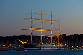 Passat-Schiff bei Nacht, Travemünde, Hansestadt Lübeck, Schleswig-Holstein, Deutschland