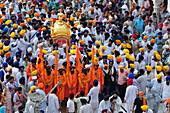 Devotees carrying palanquin, golden temple, amritsar, punjab, india, asia