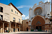 A street scene in the Old Town of Tarragona, Catalonia, Spain.