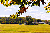  Birmingham Hill Brandywine Battlefield Trail with views of the historic battlefield of the American Revolutionary War (American War of Independence) 1777 and farm in the Brandywine Valley near Birmingham Hill, Chester County, Pennsylvania, USA 