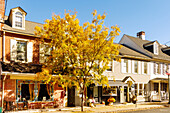 Main Street in Lititz im Pennsylvania Dutch Country, Lancaster County, Pennsylvania, USA