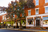 Main Street mit Bulls Head Public House in Lititz im Pennsylvania Dutch Country, Lancaster County, Pennsylvania, USA