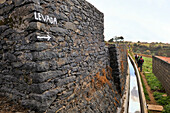  Levada (Aquädukt), Faja da Ovelha, Paul do Mar, Insel Madeira, Atlantischer Ozean, Portugal 