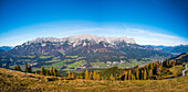 Blick vom Berg Hartkaiser zur Bergkette Wilder Kaiser im Spätherbst, Ellmau, Ostalpen, Tirol, Österreich