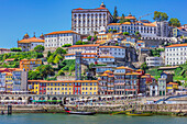  View from the old town district of Ribeira in Porto to the opposite side of Vila Nova de Gaia, Portugal 