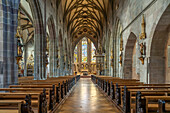 Innenraum des Heilig-Kreuz-Münster in Rottweil, Baden-Württemberg, Deutschland