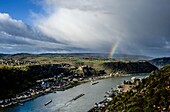  Rainbow over the Rhine Valley, Katz Castle and Rheinfels Castle, St. Goarshausen, St. Goar, Upper Middle Rhine Valley, Rhineland-Palatinate, Germany 