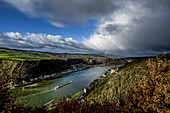  Rhine Valley near St. Goarshausen and St. Goar in autumn, Katz Castle and Rheinfels Castle, Upper Middle Rhine Valley, Rhineland-Palatinate, Germany 