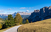  Hiking in the area of the Geisler Group, Puez-Geisler, Lungiarü, Dolomites, Italy, Europe 