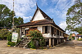 Historischer Tempel im Tempel Wat Kampong Tralach Loeu, Kampong Tralach, Bezirk Kampong Chhnang, Kambodscha, Asien