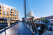  Harbor Bridge Walk and Marine Mammal Pavilion at the Inner Harbor in Baltimore, Maryland, USA 