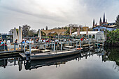 Fischrestaurant Inselterrassen Arielle am Ufer der Havelinsel in Werder (Havel), Brandenburg, Deutschland 