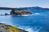  Rocky island of Scoglio del Liscoli, Elba Island, Tuscany, Italy 