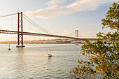 Ponte 25 de Abril, Tejo, Lissabon, Portugal