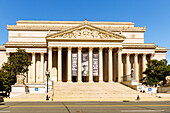 The National Archives an der National Mall and Memorial Parks in Washington DC, District of Columbia, USA