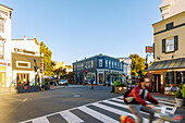  Wisconsin Street with Martin&#39;s Tavern in the Georgetown district of Washington DC, District of Columbia, USA 