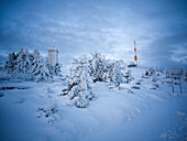  Brocken summit with weather station, Brocken hotel and Brocken radio tower, Brocken, Harz, National Park, Schierke, Wernigerode, winter, frost, Harz district, Saxony-Anhalt, East Germany, Central Germany, Germany, Europe 