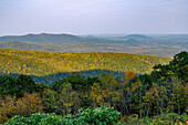  Panoramic view of the Virginia Blue Ridge Mountains from Skyline Drive in Shenandoah National Park, Virginia, USA 