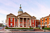  Augusta County Court House in the Historic District in Staunton, Virginia, USA 