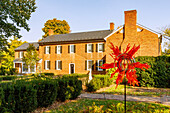  Museum of the Shenandoah Valley with Glen Burnie House and Gardens with glass sculpture Fireball by Craig Mitchell Smith (2013) in Winchester, Frederick County, Virginia, USA 