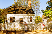  Garden entrance to the George Wythe House (Wythe House) at the Colonial Willliamsburg Living History Museum in Williamsburg in the American Historic Triangle, James City County, Virginia, USA 