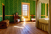  Bedroom in the George Wythe House (Wythe House) at the Colonial Willliamsburg Living History Museum in Williamsburg in the American Historic Triangle, James City County, Virginia, USA 