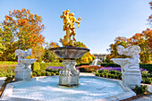 Nemours Estate mit Gartenanlagen und Blick auf das Herrenhaus Nemours Mansion bei Wilmington, New Castle County Delaware, USA