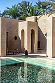 Pool und Innenhof, Hotelanlage Bab al Shams, Mugatrah, Dubai, Vereinigte Arabische Emirate (VAE), Arabische Halbinsel, Vorderasien