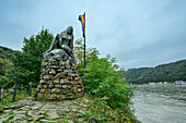 Statue der Loreley mit Rhein im Hintergrund, UNESCO-Welterbe Oberes Mittelrheintal, Kulturlandschaft Oberes Mittelrheintal, Rheinland-Pfalz, Deutschland