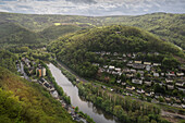 Blick auf Bad Ems und den Fluss Lahn, Rhein-Lahn-Kreis, Rheinland-Pfalz, Deutschland, Europa