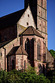 Gotische Apsis der Klosterkirche von aussen der Benediktinerabtei Kloster Alpirsbach, Landkreis Freudenstadt, Schwarzwald, Baden-Württemberg, Deutschland, Europa