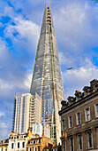 Plane, The Shard, Buildings of the financial district, London, England, UK