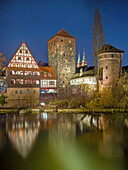  Hangman&#39;s Tower and Hangman&#39;s Bridge and Water Tower and Weinstadel at night, Nuremberg, Franconia, Bavaria, Southern Germany, Germany, Europe 