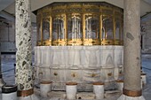 Türkiye, Turkey, Istanbul, Beyazit Camii, mosque, ablution fountain