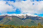  Schneebedeckte Gipfel, Lake Rotoiti, Nelson-Lakes-Nationalpark, Neuseeland 