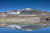  Mountain, Snøhetta, 2286m, mirror image, Dovrefjell-Sunndalsfjella National Park, Norway 